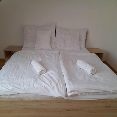 Kemences Fogado Bed & Breakfast Tardos Exterior foto