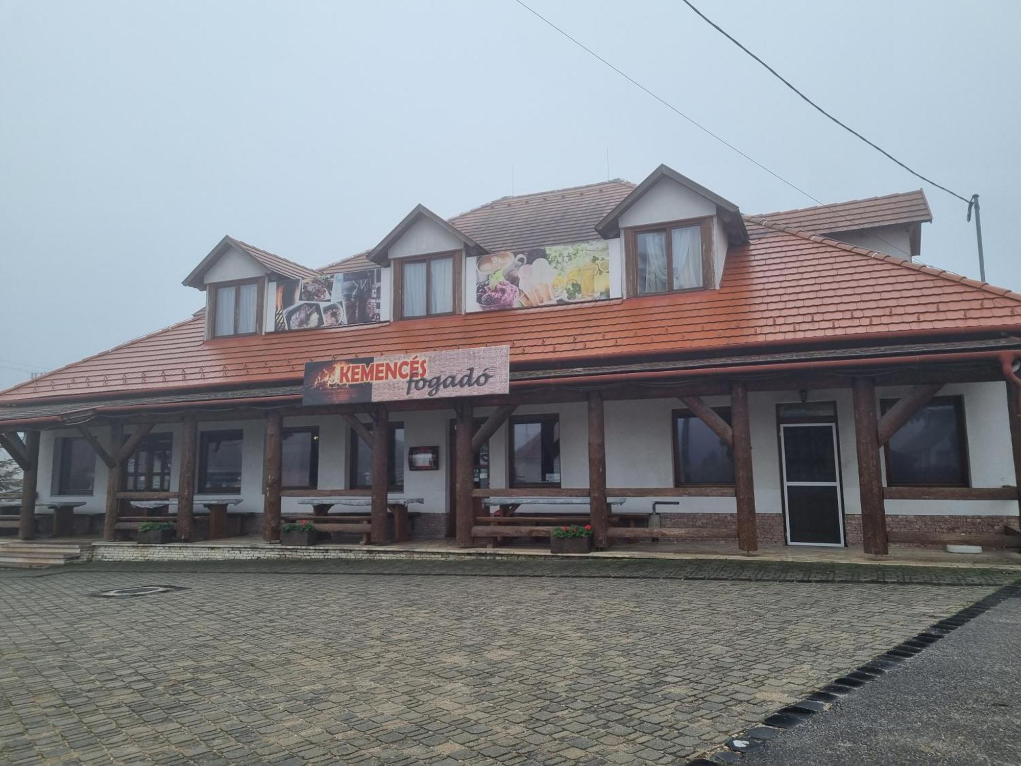 Kemences Fogado Bed & Breakfast Tardos Exterior foto